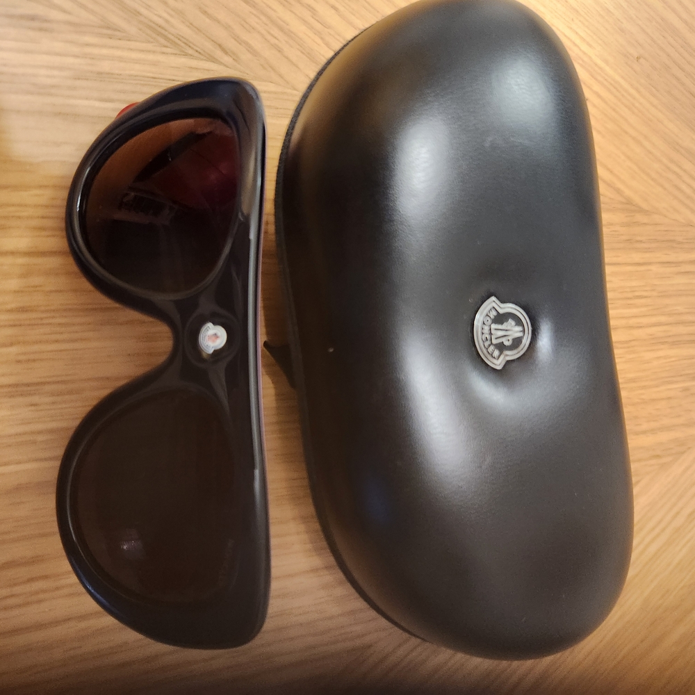 Moncler Black Sunglasses with Logo Case